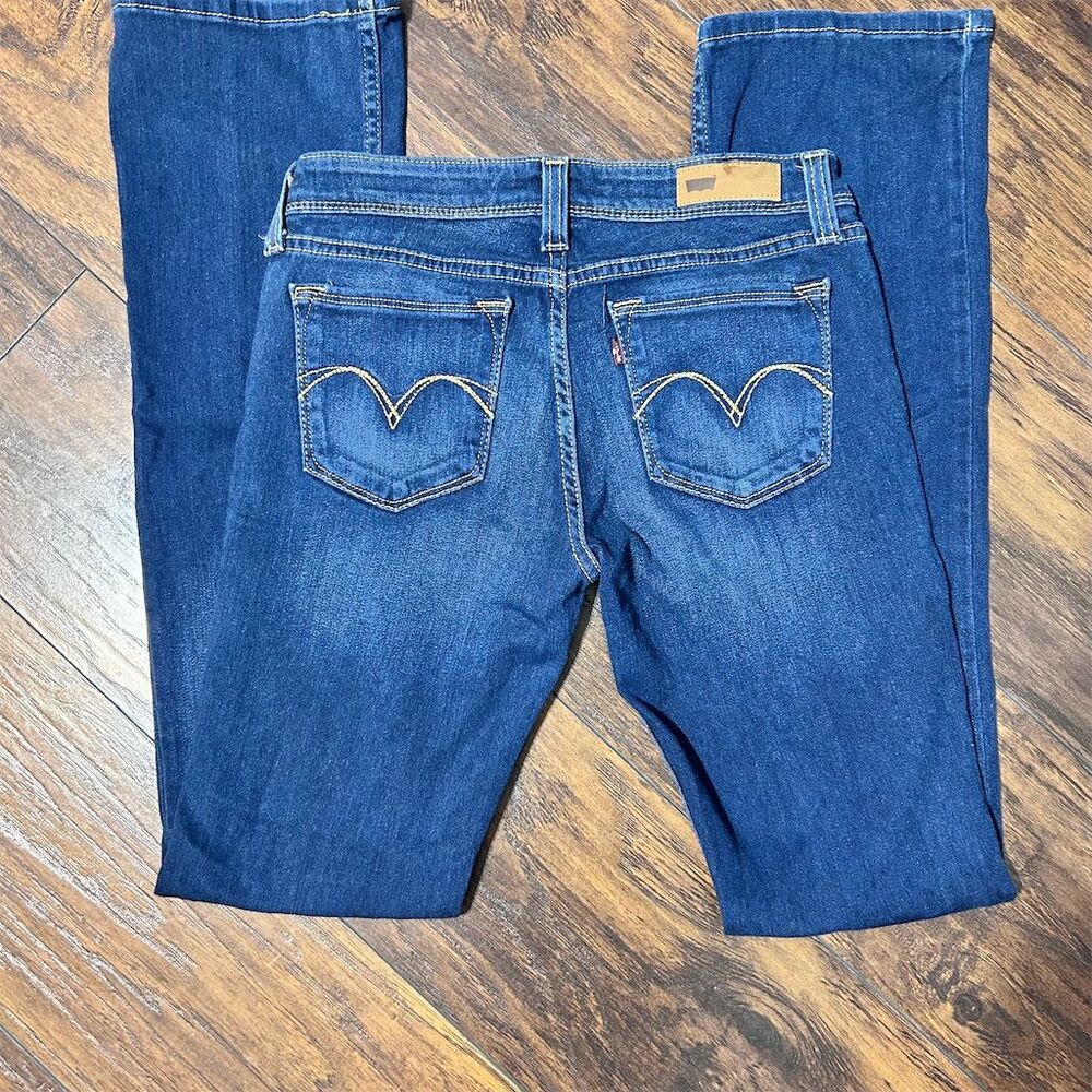 Levi's Women's Straight Jeans Size 9/29 Medium-Dark Wash Blue Denim